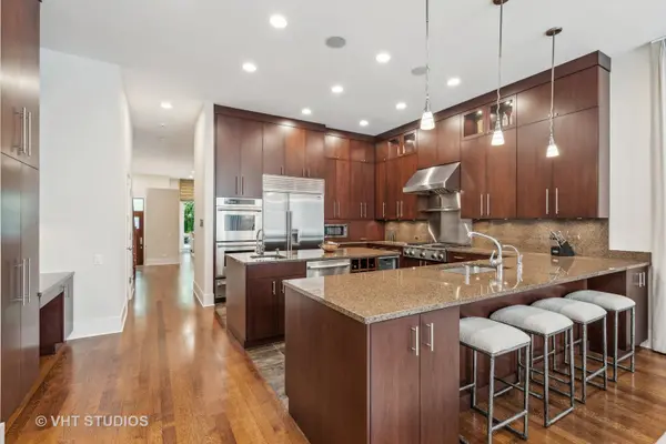 1717 W Wellington AVE, Chicago, IL 60657