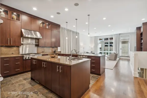 1717 W Wellington AVE, Chicago, IL 60657