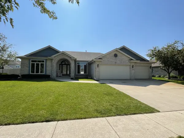 2150 Thames River LN, New Lenox, IL 60451
