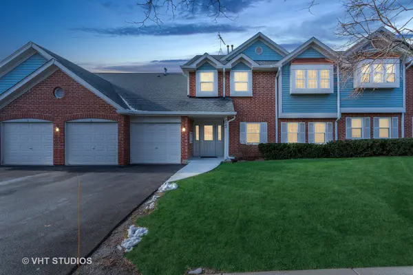 2522 Charleston DR #2, Schaumburg, IL 60193