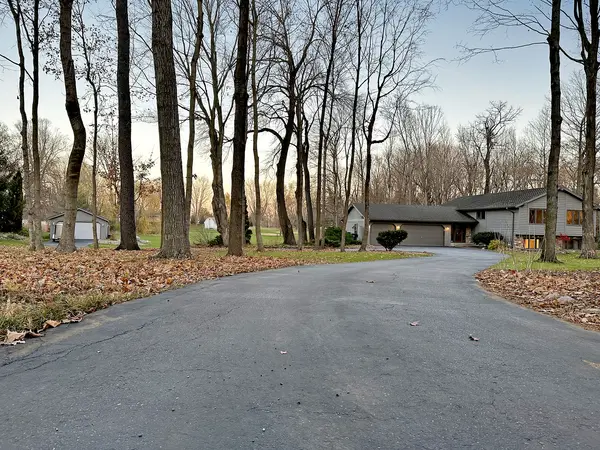 1703 Secluded Woods DR, Rockford, IL 61107