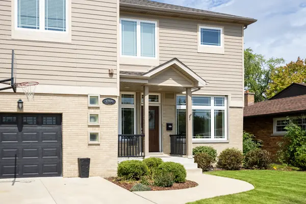 1204 Devon AVE, Park Ridge, IL 60068