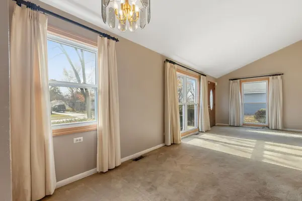608 W Terrace ST, Villa Park, IL 60181