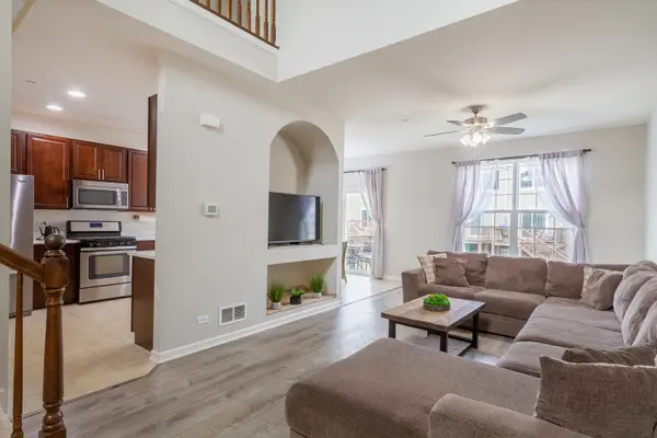 9866 CUMMINGS ST #19-04, Huntley, IL 60142