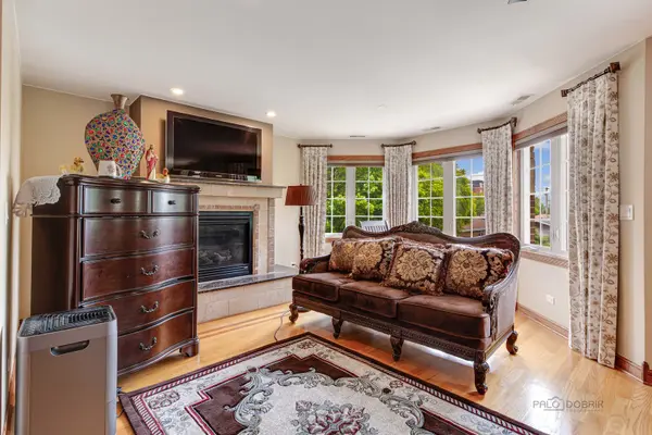 7504 W Ainslie ST, Harwood Heights, IL 60706