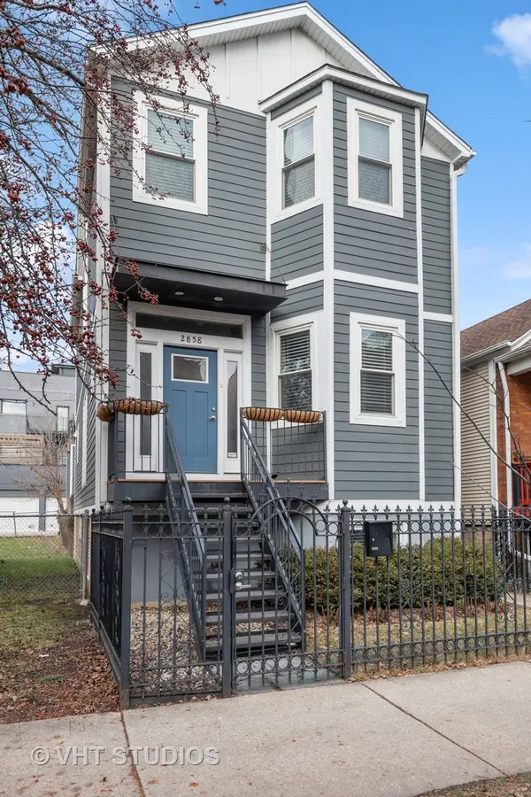 2858 W Palmer ST, Chicago, IL 60647