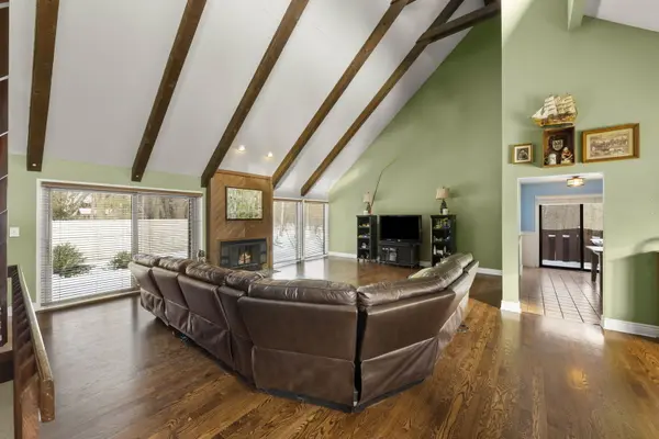 27W148 Robert AVE, Naperville, IL 60565