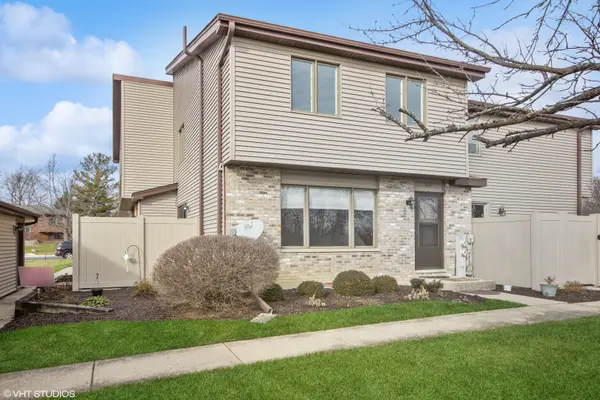 1044 Schoolgate RD #1044, New Lenox, IL 60451