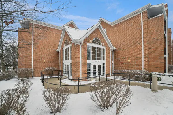 169 Hunt Club DR #169, St. Charles, IL 60175