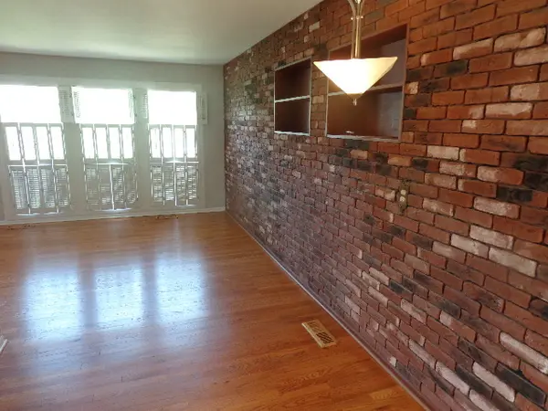 222 Douglas RD, Batavia, IL 60510