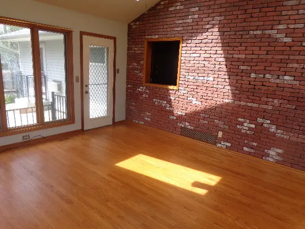 222 Douglas RD, Batavia, IL 60510