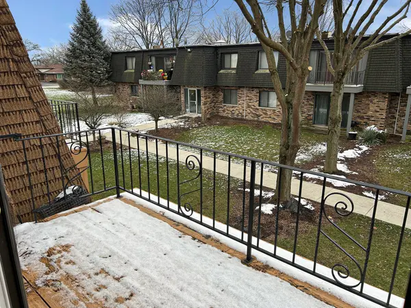 831 E Glenwood Lansing RD #609, Glenwood, IL 60425