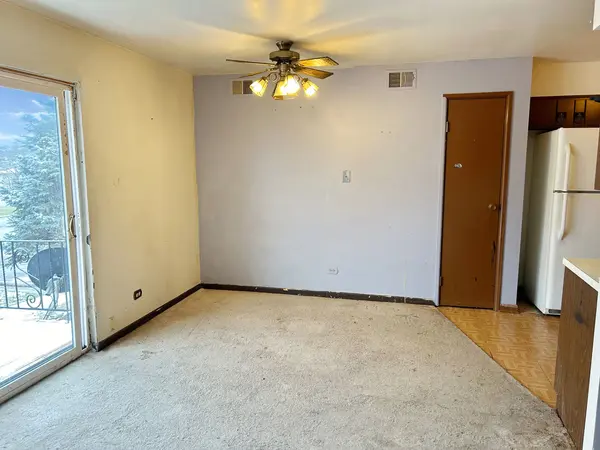831 E Glenwood Lansing RD #609, Glenwood, IL 60425