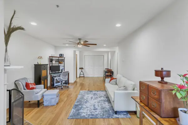 720 Weidner RD #207, Buffalo Grove, IL 60089