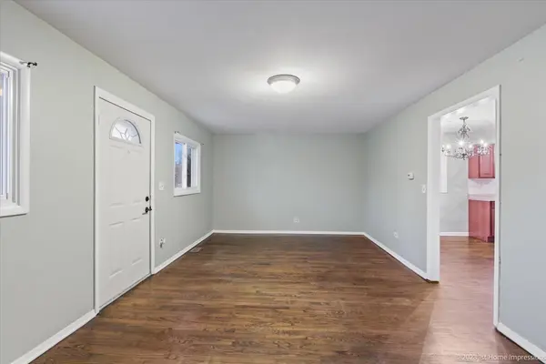 411 Slade AVE, Elgin, IL 60120