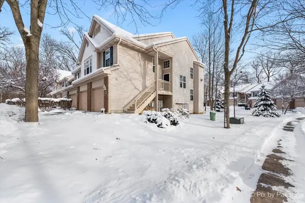 16 Samuel DR, Streamwood, IL 60107