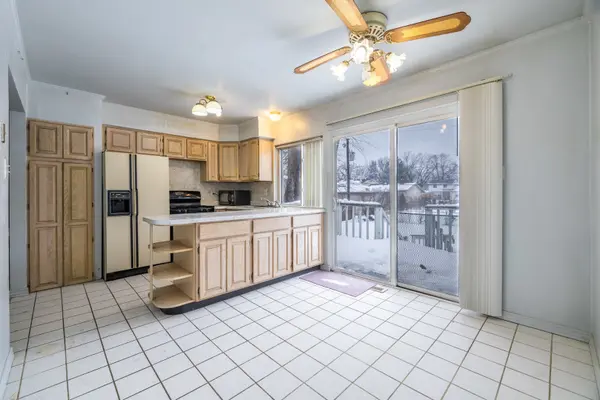 332 Hadleigh RD, Bolingbrook, IL 60440