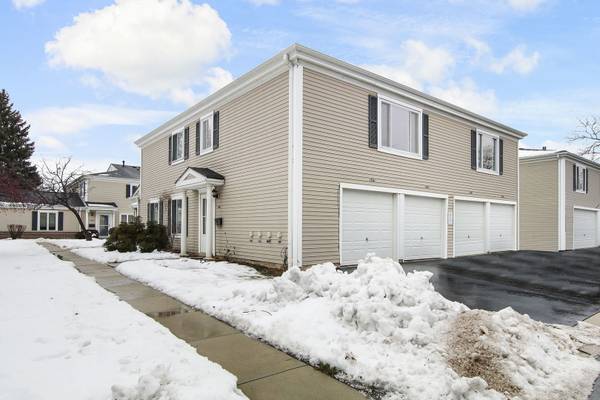 1561 Quaker LN #109D, Prospect Heights, IL 60070