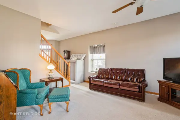 557 Goodwin DR, Bolingbrook, IL 60440