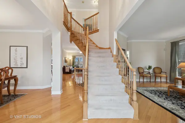 2 Salford CT, Algonquin, IL 60102