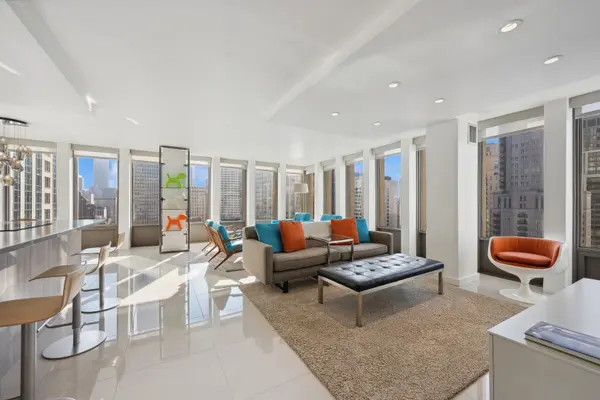 100 E Walton ST #32FG, Chicago, IL 60611
