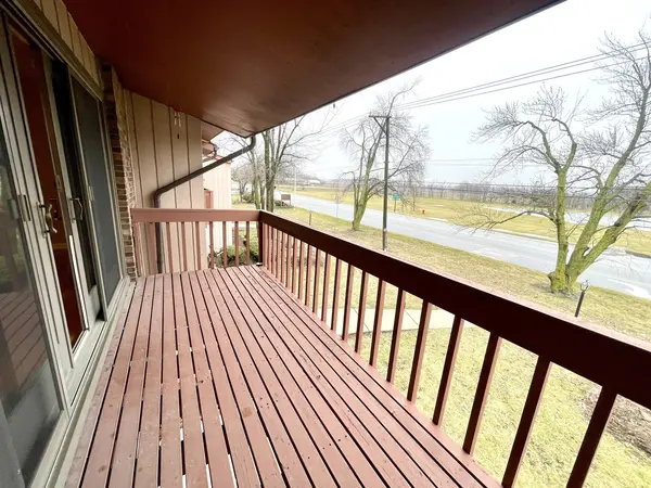 828 E Glenwood Dyer RD #828, Glenwood, IL 60425