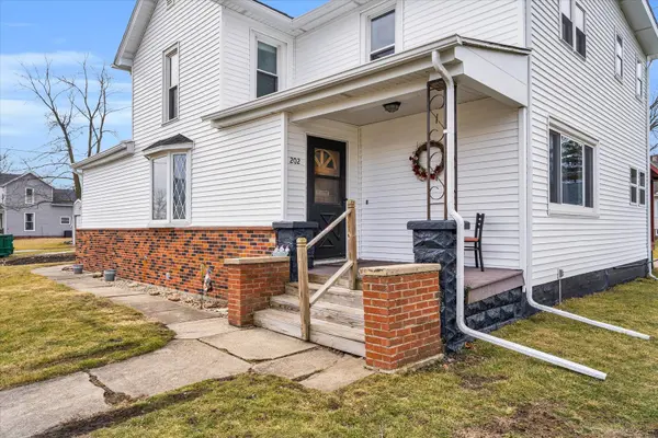 202 W Center ST, Bellflower, IL 61724