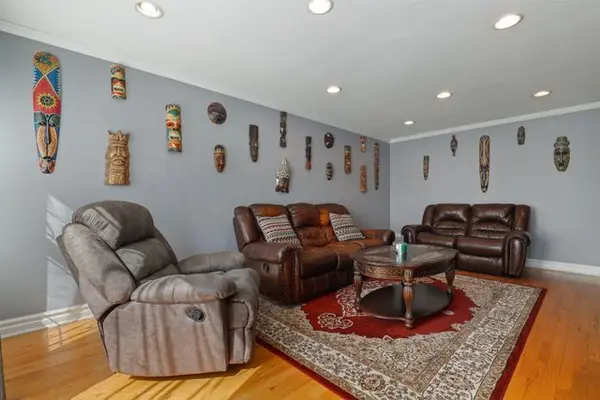 3009 N Newland AVE, Chicago, IL 60634