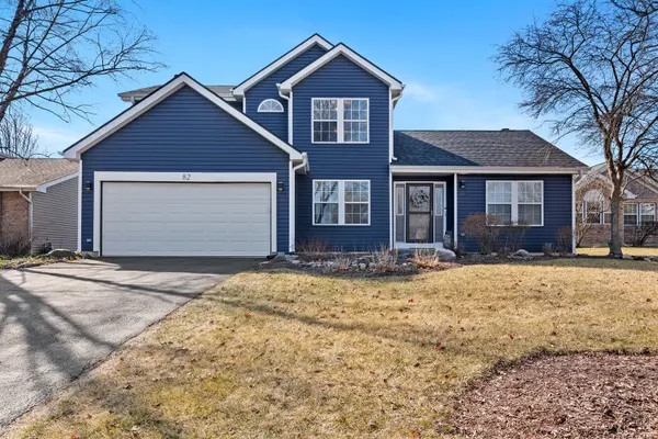 82 Forestview LN, Aurora, IL 60502