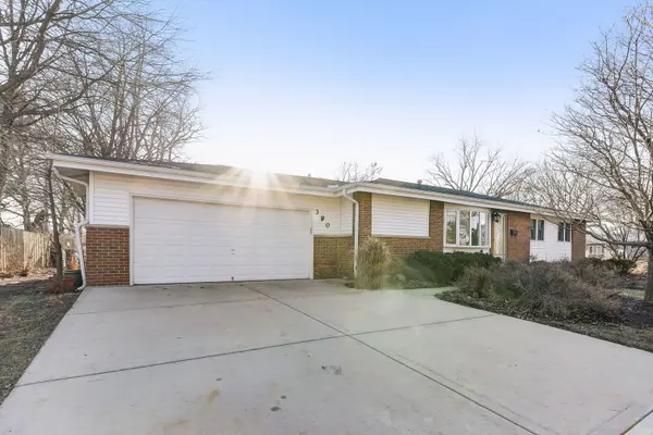 390 Pleasant ST, Hoffman Estates, IL 60169