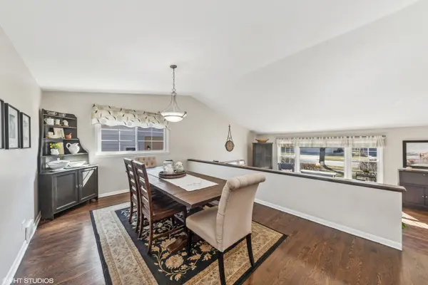 2008 E Fremont CT, Arlington Heights, IL 60004
