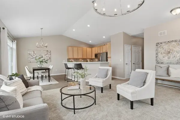 1166 Mandalay LN, Bolingbrook, IL 60490