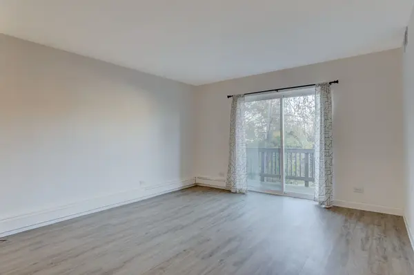 8232 Niles Center RD #215, Skokie, IL 60077