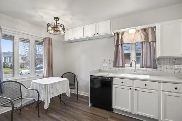 6031 S Mobile AVE, Chicago, IL 60638