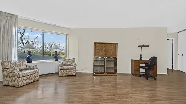 6833 N Kedzie AVE #209, Chicago, IL 60645