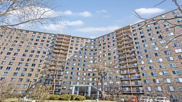 6833 N Kedzie AVE #209, Chicago, IL 60645