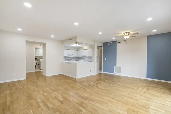 7051 W Touhy AVE #604, Niles, IL 60714