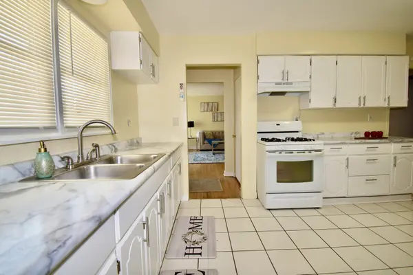 1645 Jackson ST, North Chicago, IL 60064