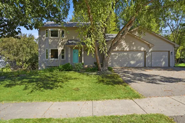 18997 Nature LN, Eden Prairie, MN 55346