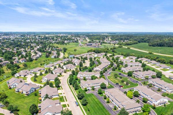 5825 Sandcherry PL NW, Rochester, MN 55901