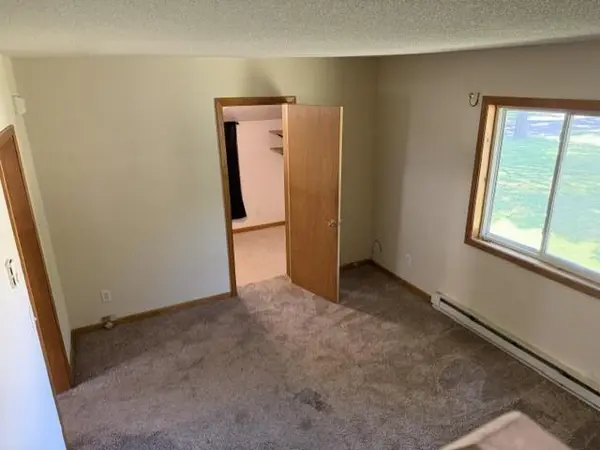323 S Donnelly AVE, Litchfield, MN 55355