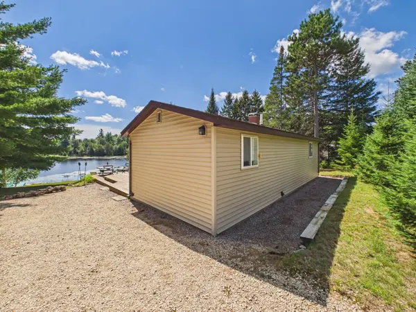 N16748 N LAKE LN, Pembine, WI 54156