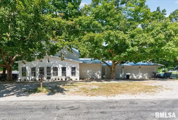 352 W MAIN ST, Mt Auburn, IL 62547