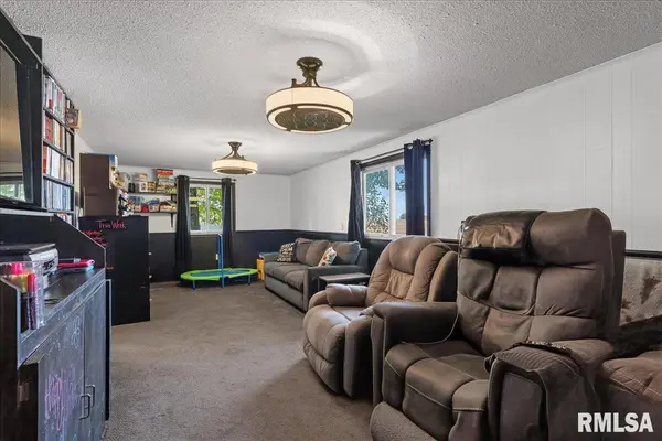 352 W MAIN ST, Mt Auburn, IL 62547