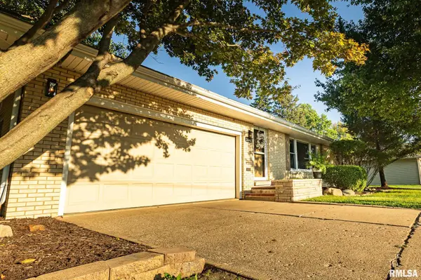 5802 N HUMBOLDT AVE, Peoria, IL 61614