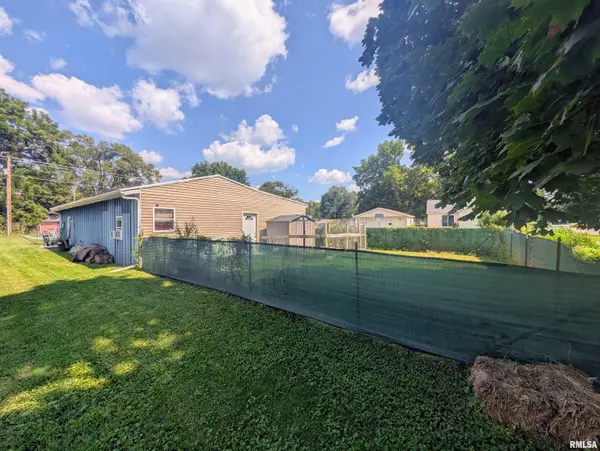 345 WALNUT ST, Bushnell, IL 61422