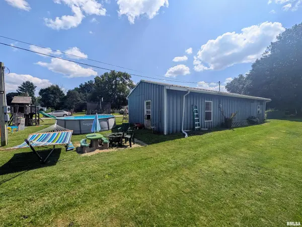 345 WALNUT ST, Bushnell, IL 61422