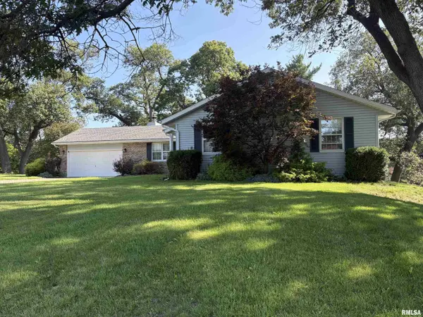 300 N SUNSET DR, Manito, IL 61546