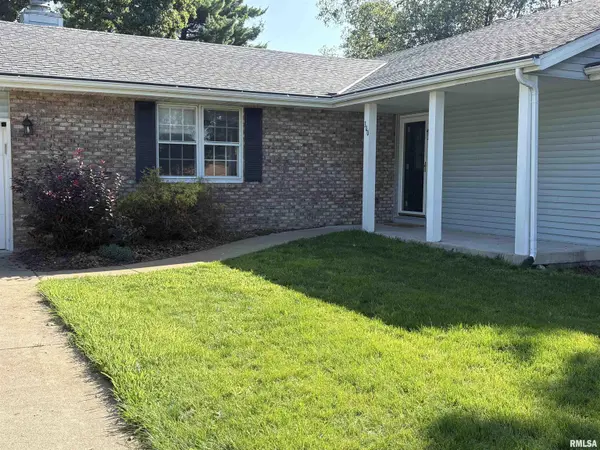 300 N SUNSET DR, Manito, IL 61546