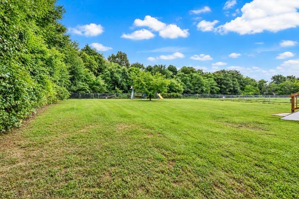 261 Golden Pond Ave, Oak Grove, KY 42262